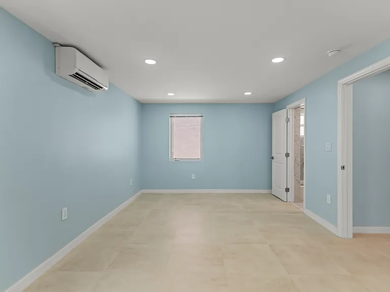 2030-2032 NE 2nd St #1 — Photo 15