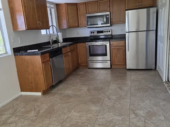 18009 N 40th Pl APT 3, Phoenix, AZ 85032