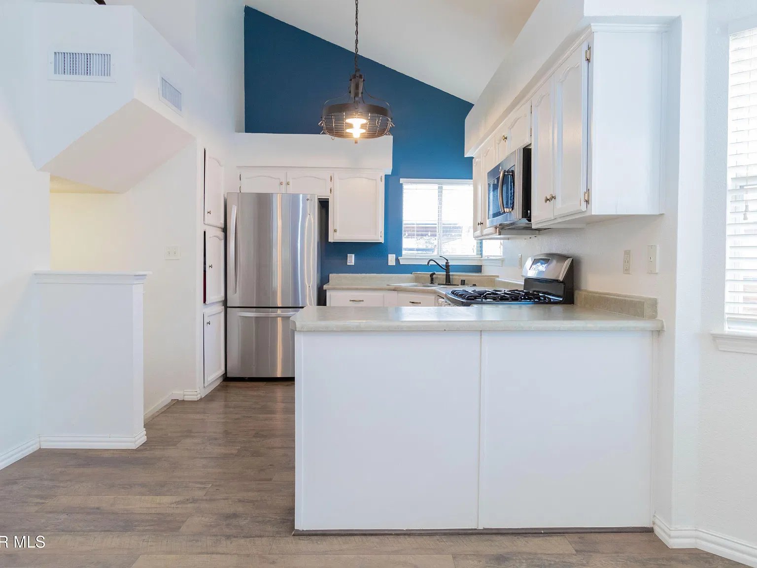 4 bed, 2.0 bath, 1662 sqft, $2,350 — Photo 3