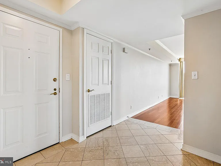 5809 Nicholson Ln #1001 — Photo 3