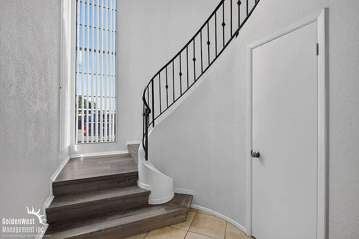 2 bed, 2.0 bath, 1055 sqft, $1,600 — Photo 2