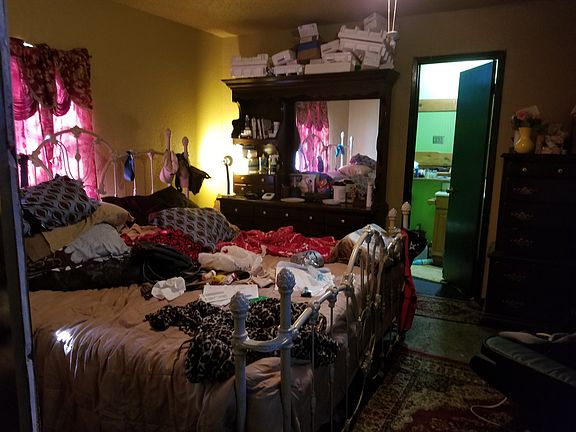 2nd image of 510 N Holiday Dr