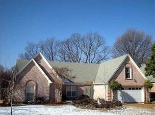 1755 Candle Ridge Dr, Cordova, TN 38016