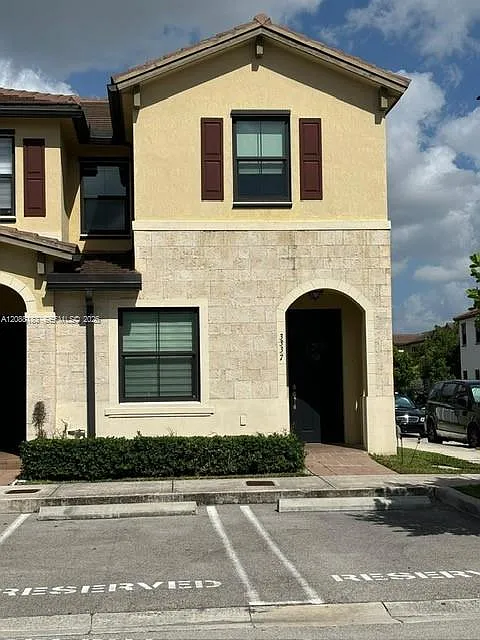 Aquabella Section Two — Photo 1