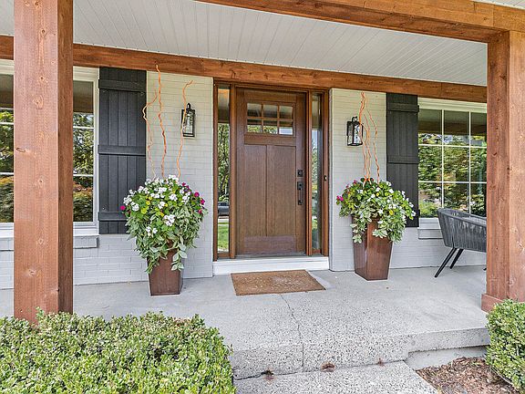 4th image of 1111 Idema Dr SE