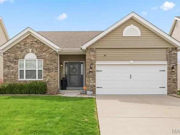 3456 Harbor Crossing Dr, Saint Charles, MO 63301