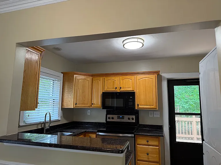 2027 Cartier Way — Photo 9