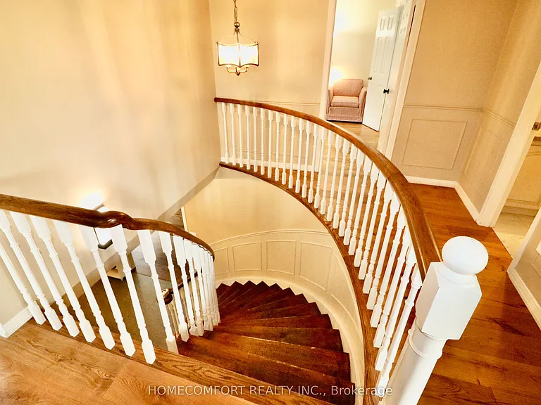 12 Banbury Ct — Photo 33