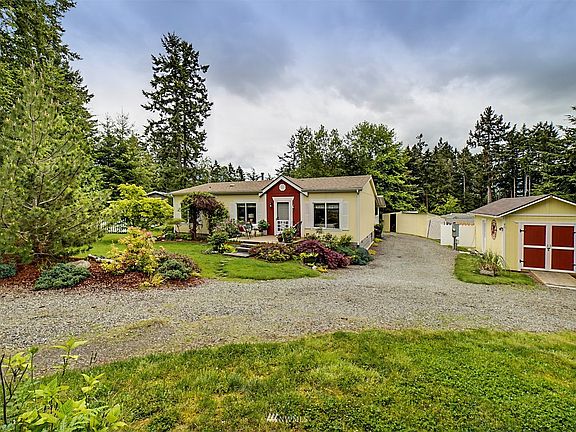 Two lots one rent, plenty of space yet very private.