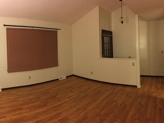 4th image of 3203 Buell St #3203