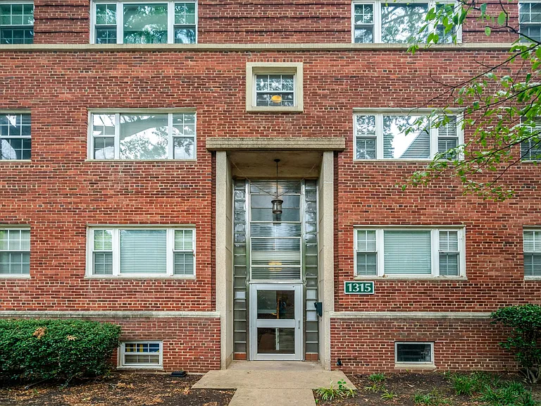 1315 N Ode St #704 — Photo 36