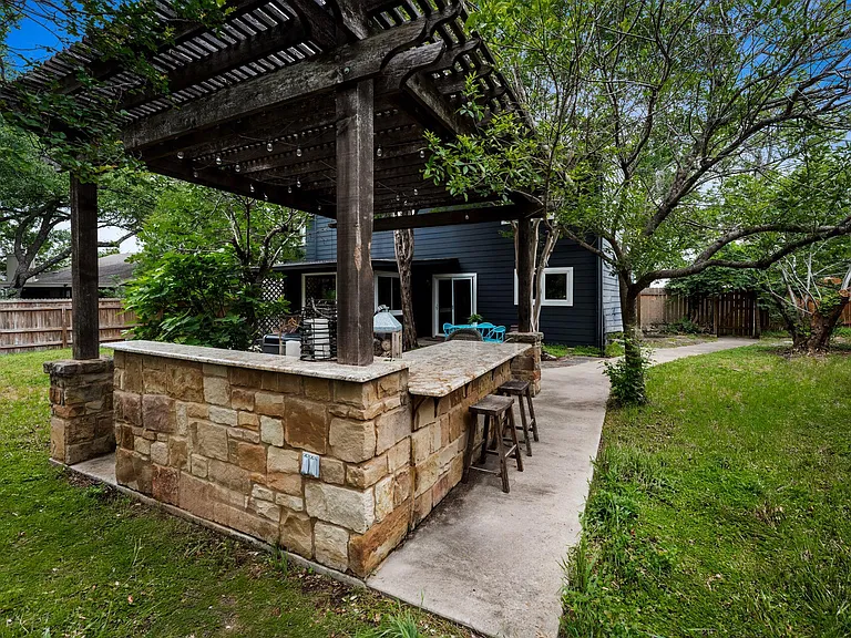 11600 Parkfield Dr — Photo 33