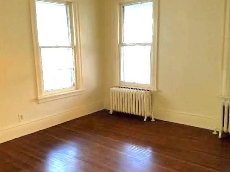 101 Warwick Ave #1 — Photo 2