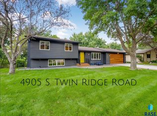 4905 S Twin Ridge Rd, Sioux Falls, SD 57108
