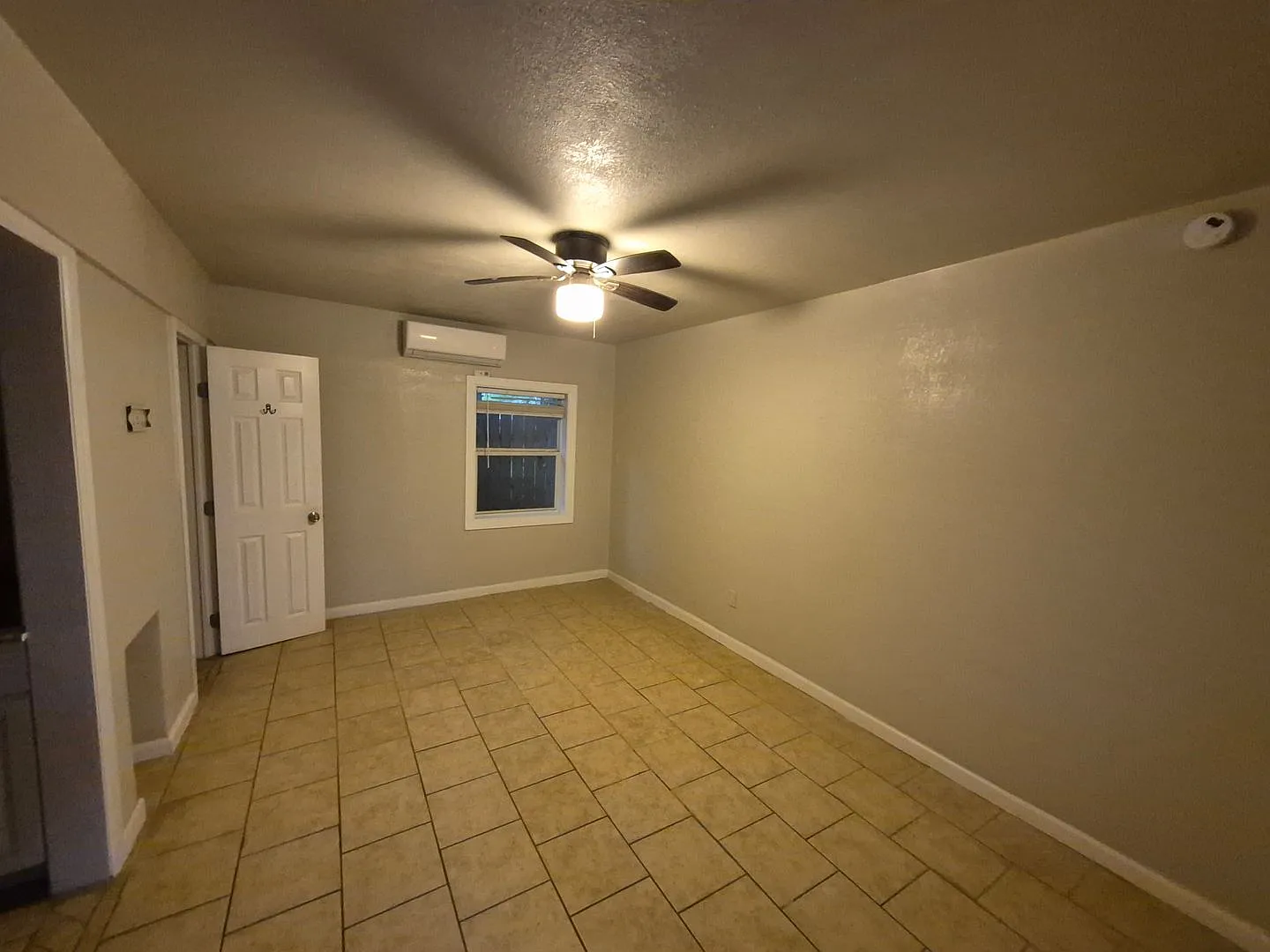 115 Caldwell St. #4, San Antonio, TX. 78223 — Photo 3