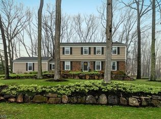 40 Winay Ter, Long Valley, NJ 07853