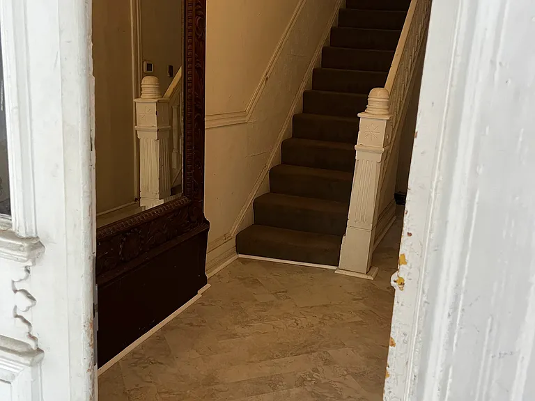 1801 Bolton St #ENTIRE 2ND FLOOR — Photo 10