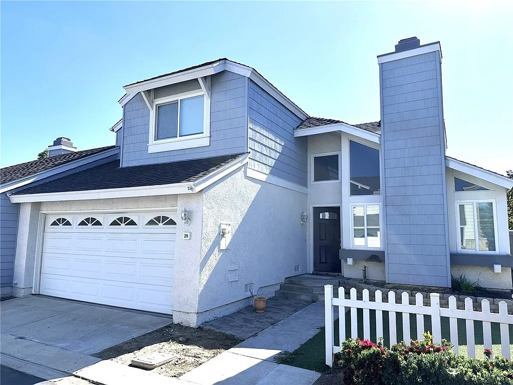 3 bed, 2.5 bath, 1435 sqft, $4,650 — Photo 1
