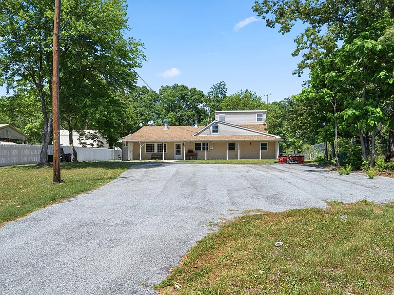8304 Dangerfield Pl — Photo 44