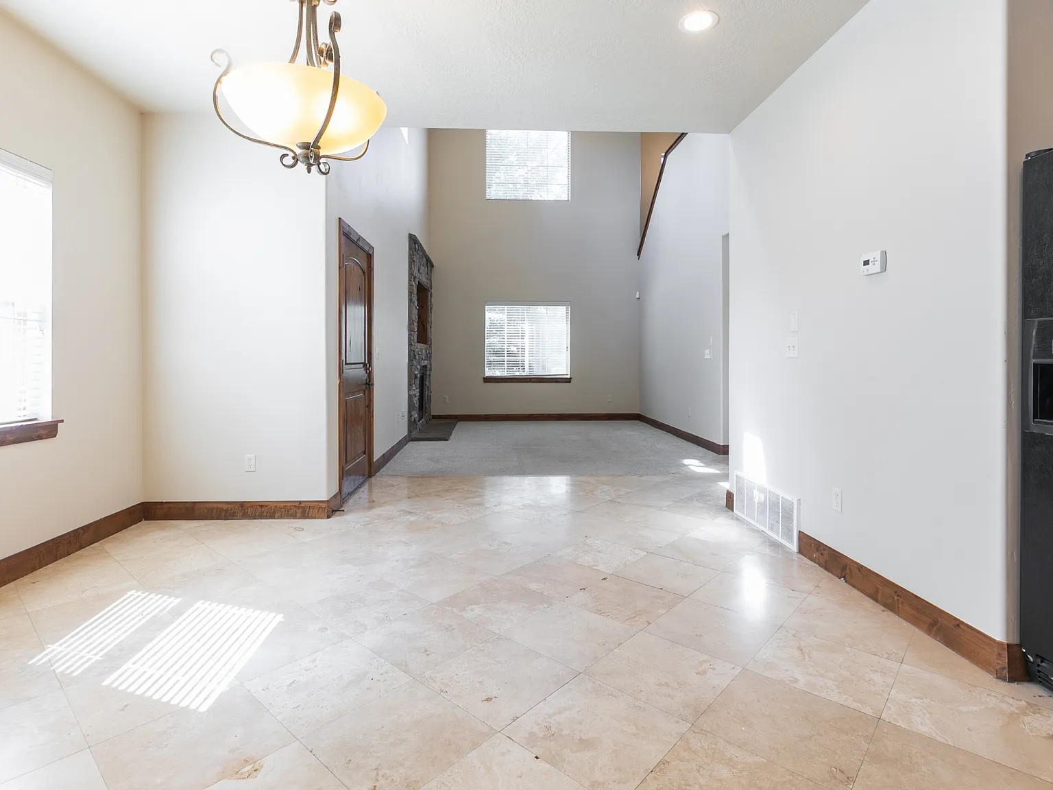4 bed, 2044 sqft, $3,400 — Photo 2