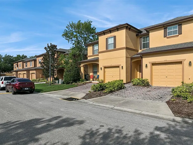 1250 Twin Trees Ln — Photo 3