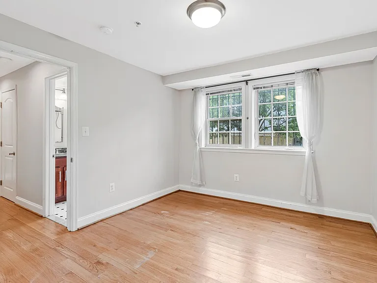 410 15th St NE #2 — Photo 17