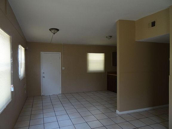 5th image of 4220 W Laurel St