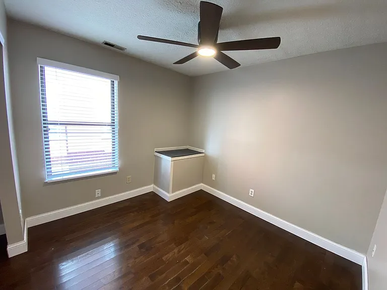 Chittenden Ave 76 MLR — Photo 8