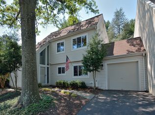 1460 Becontree Ln, Reston, VA 20190