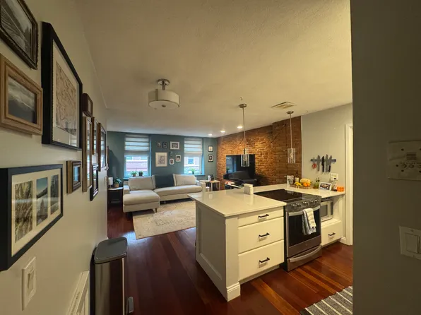 113 Fulton St APT 2, Boston, MA 02109