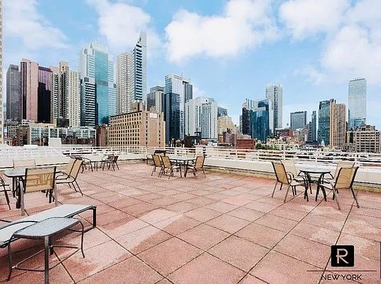 Rented by R New York | media 20