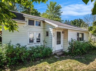 6421 Elizabeth Lake Rd, Waterford, MI 48327