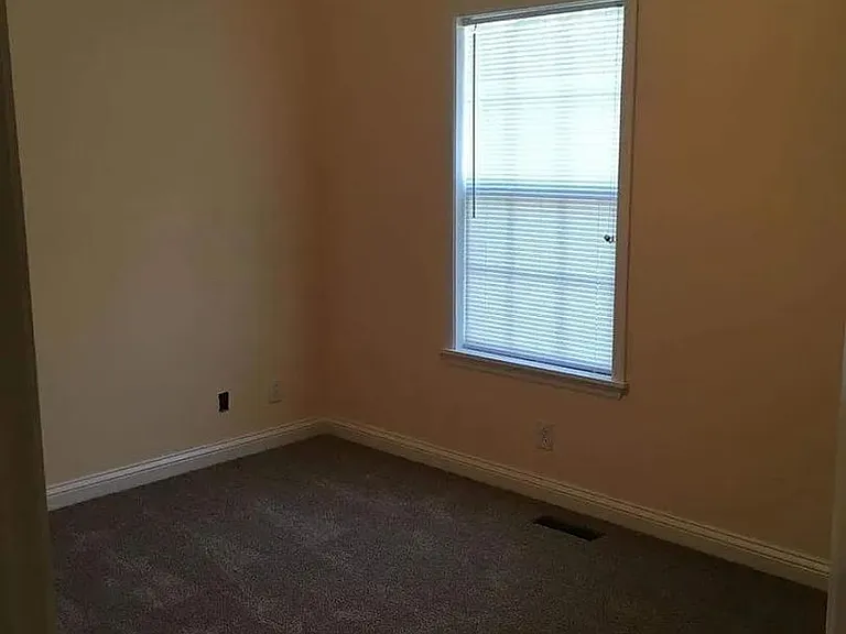 10 Willow St — Photo 3