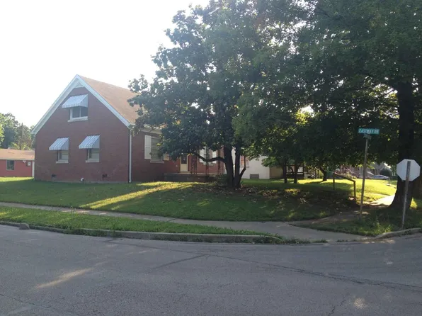 300 Stratford Dr, Lexington, KY 40503