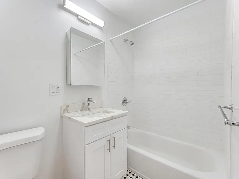 231 E 60th St #2A — Photo 6
