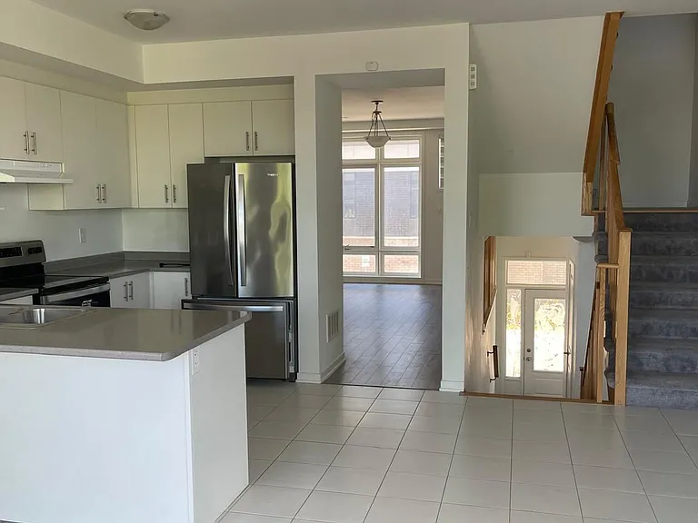 801 Heathrow Path N — Photo 13