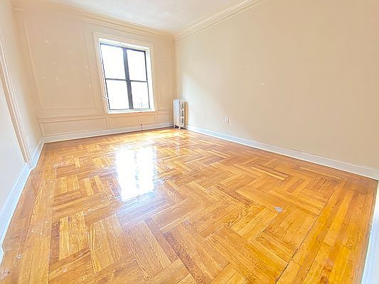 4th image of 501 E 21st St APT C2