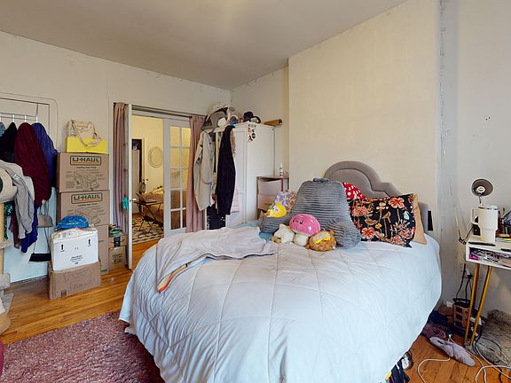 5th image of 1662 1st Ave #3E