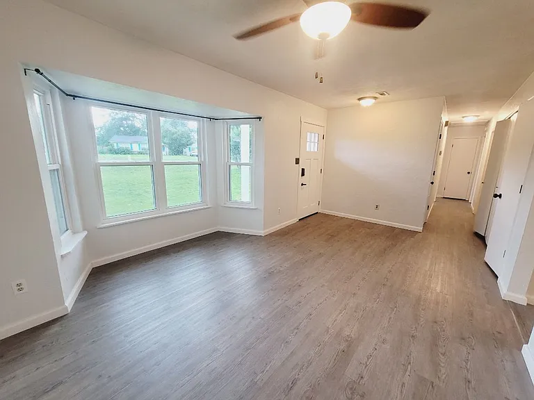 2136 Little River Ln — Photo 4