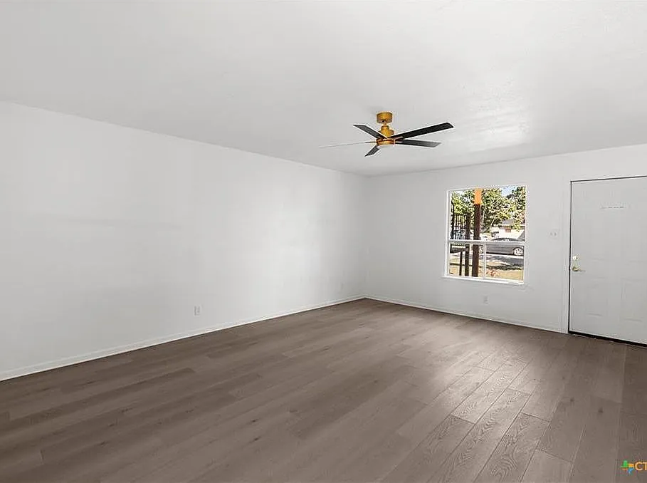 2213 Valley Forge Avenue — Photo 4