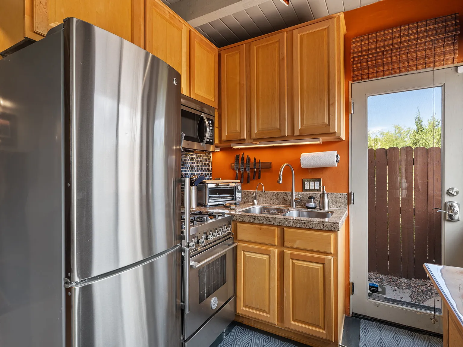 2132 Ridgeview Cir — Photo 3
