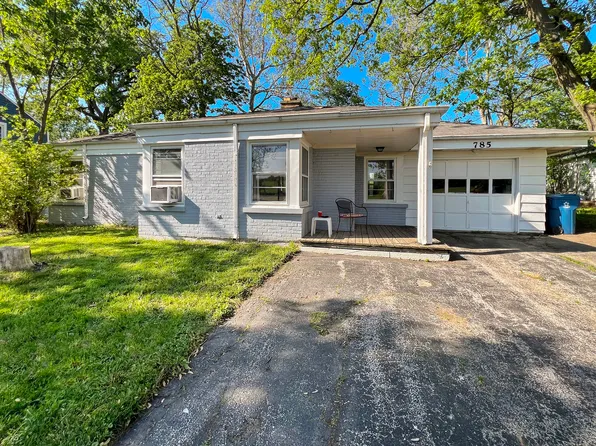 785 Saint Andrews Dr, Crete, IL 60417