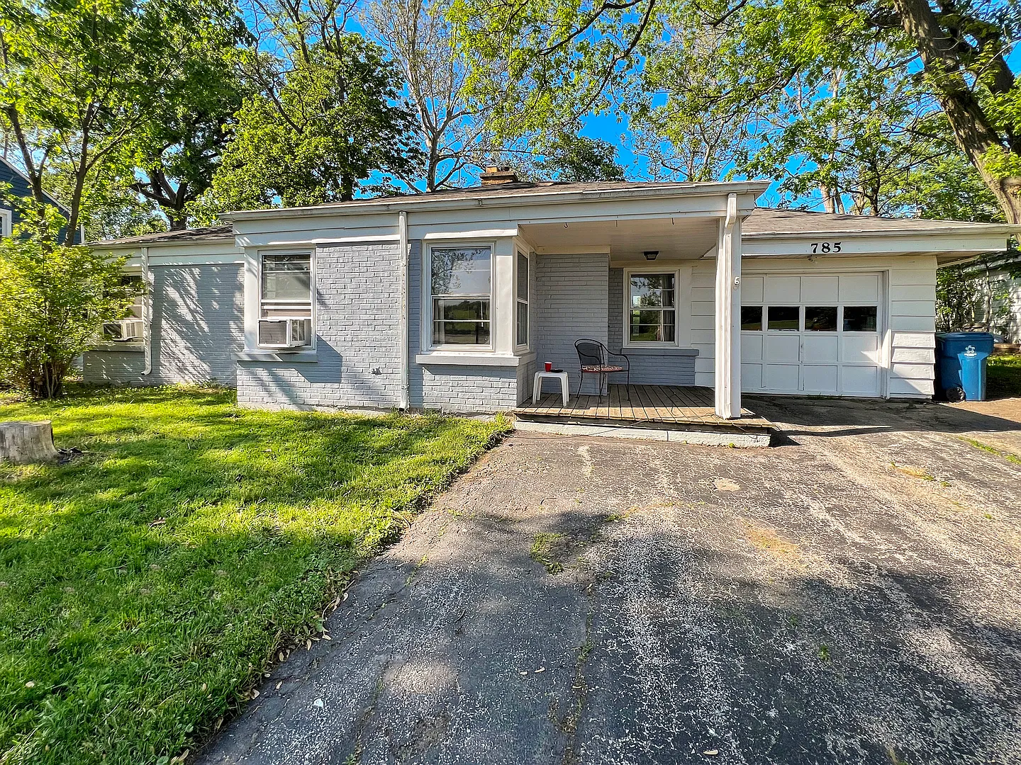 785 Saint Andrews Dr photo 1