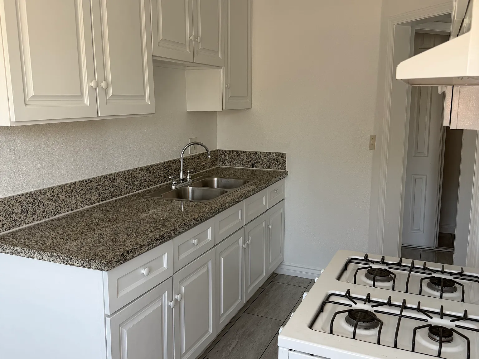 1 bed, 650 sqft, $1,850 — Photo 3