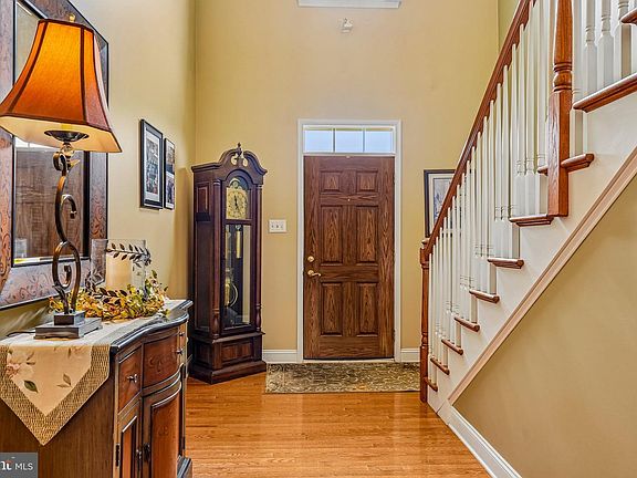 4th image of 1083 Arbour Ln