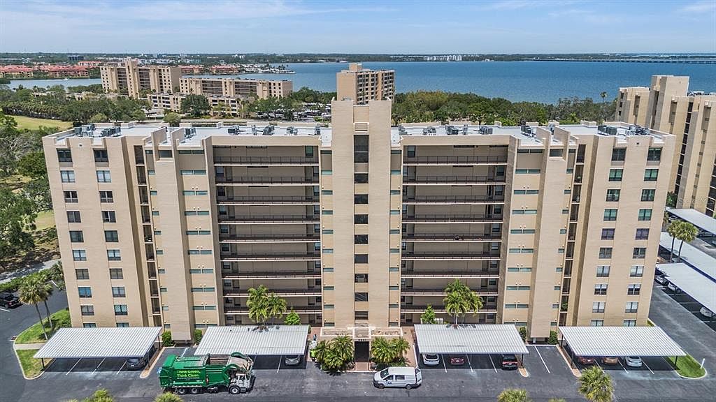 2621 Cove Cay Dr UNIT 204