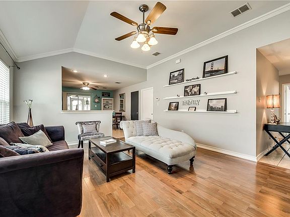 5th image of 713 Overton Dr