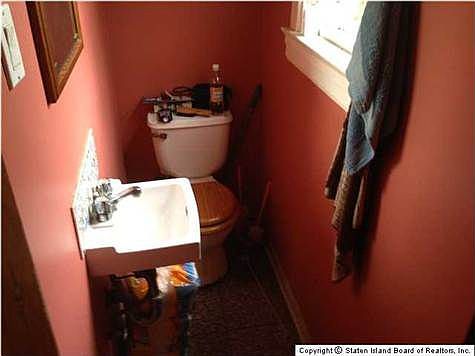 5th image of 211 Franklin Ave