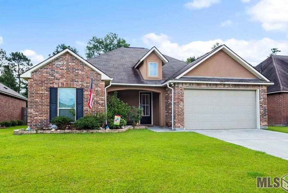 1st image of 23282 Conifer Dr