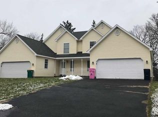 410 Valley Rd, Albany, NY 12309